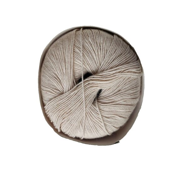 Aunt Lydias Crochet Thread Classic 10 Natural 300 Yds - Picture 5 of 5